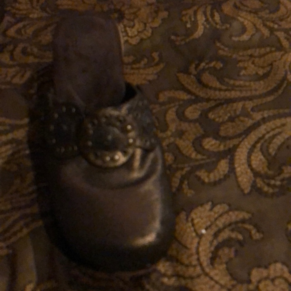 Shoes - Picture 10 of 10
